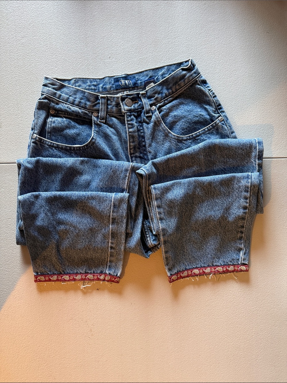 Denim Casual Corner Capri Baggy Wide Leg Raw Hem Red Trim Accent Denim Size: 4R